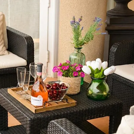 Cristina 5 Min Walk To The Rooftop Duplex 180 M2 Very Cared Apartment